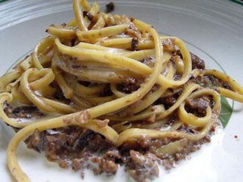 Spaghettini met roomsaus en eekhoorntjesbrood