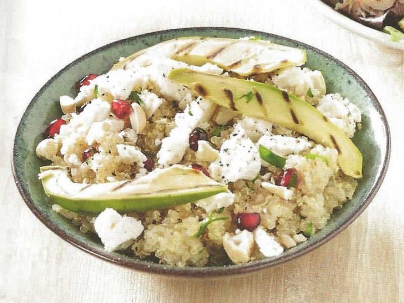 Salade met quinoa, feta en noten